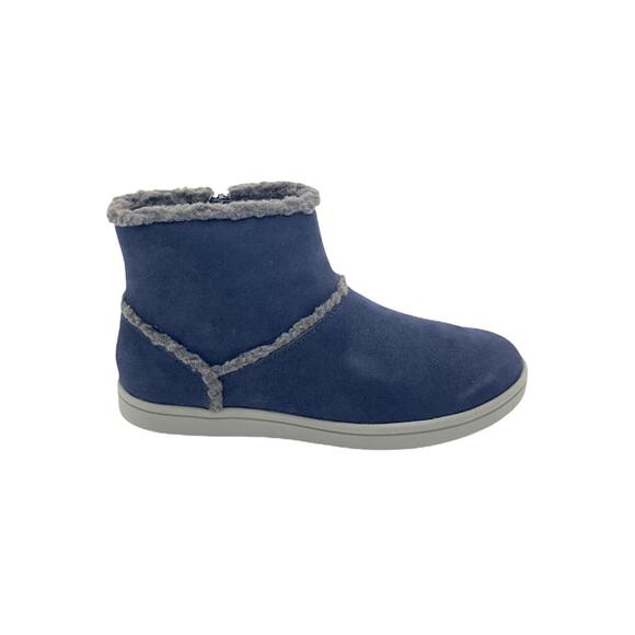 CLOUDSTEPPERS Shoes - CLOUDSTEPPERS by Clarks Faux Fur Ankle Boots Step Glow Rose Navy - Medium